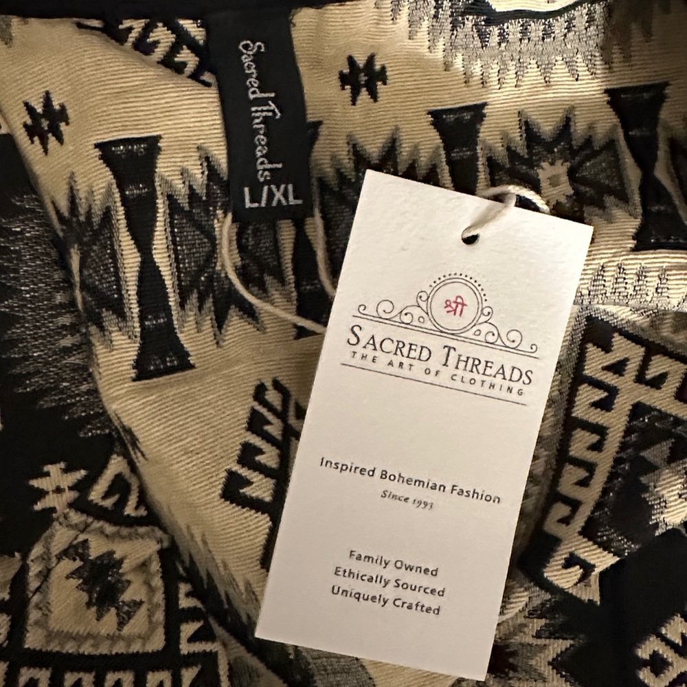 NWT. M/L.  Sacred Threads Black and Cream Patterned Blazer. LG/GR/GR01 - Picture 4 of 5